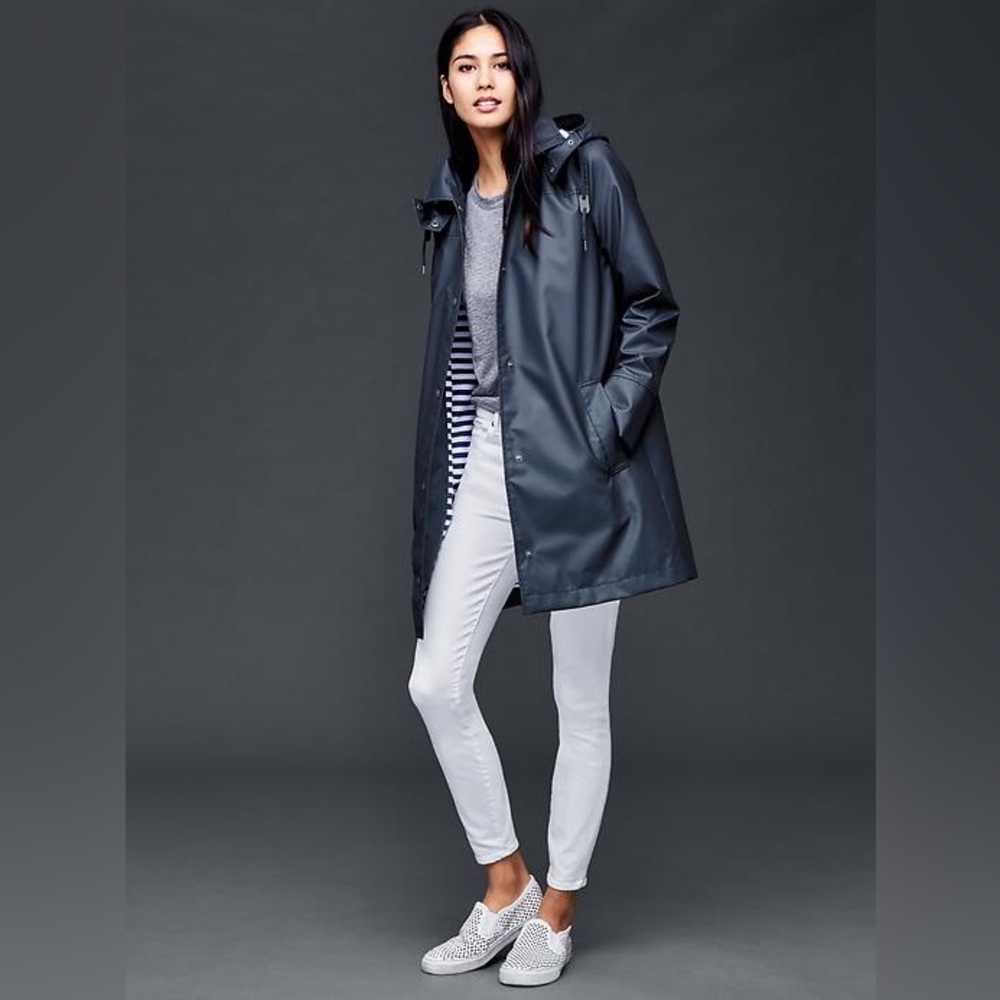 Women's Gap Navy Raincoat ** Missing Attachable Hood **